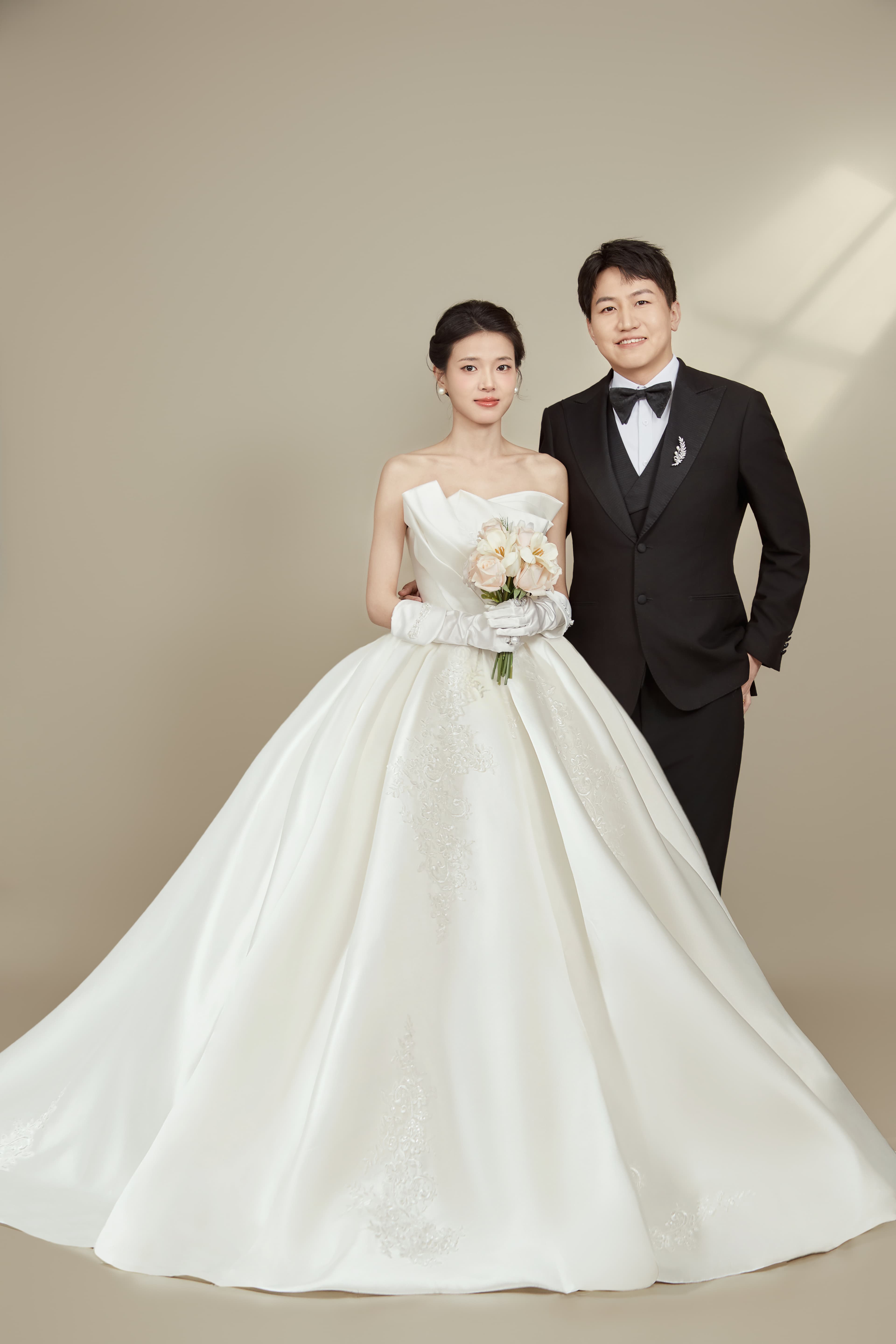 李秋 和 何玲玲